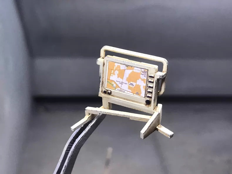 Small Computer For HL 1/16 Leopard 2A6 Modified 2A7 Small Computer Distressed Craftsmanship Yellow 3D Printing Modification DIY