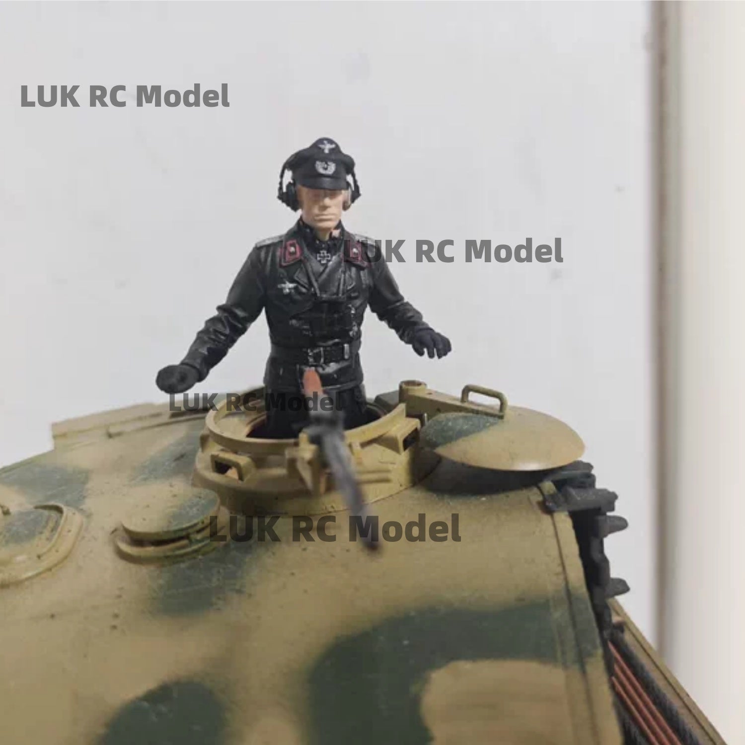 1/16 RC Tank HL 1 PCs Plastic Germany Army Troops Compatible For M1A2 Abrams 3918 Tiger I Painted Soldier DIT Parts Military Toy